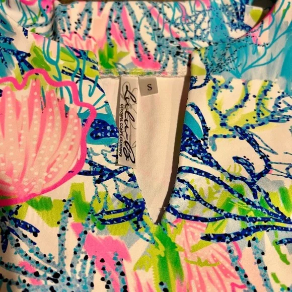 Lulu B UPF 50+ Cooling Top in Vibrant Tropical Print Size Small NWT new s resort - Picture 2 of 11